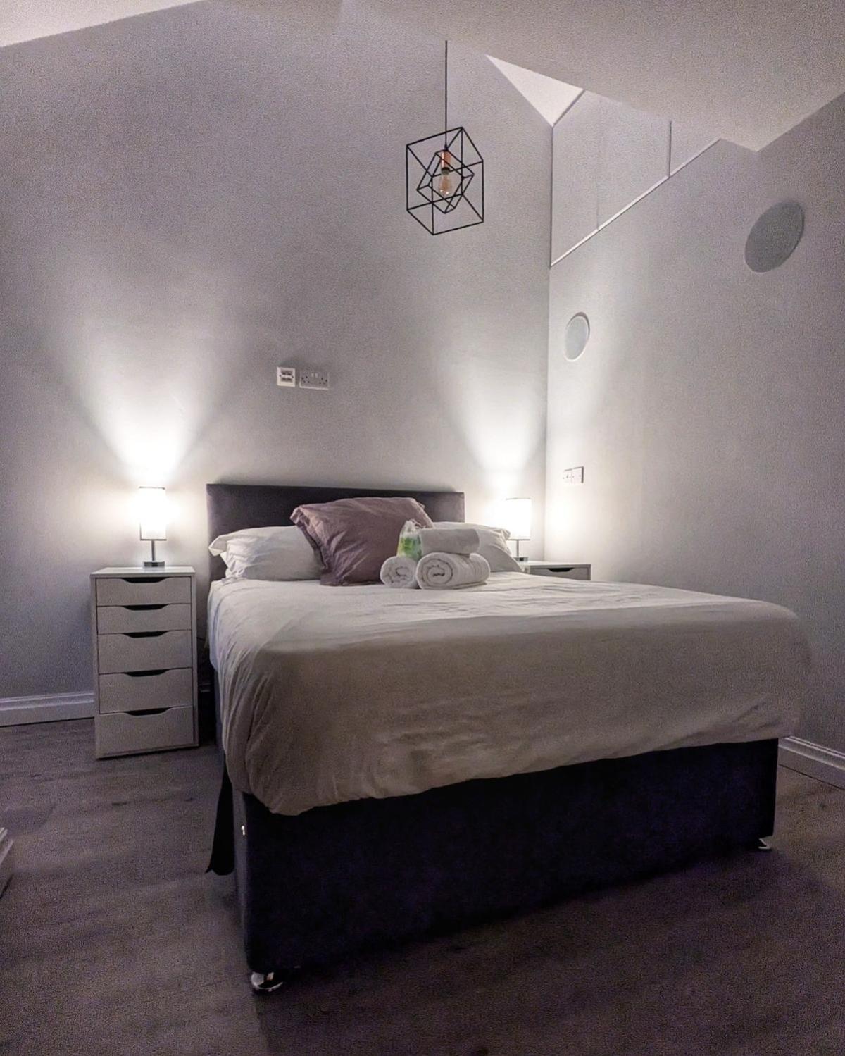 Beautiful 5 Bedroom Home Sleeps 12 People In Manchester Exterior foto