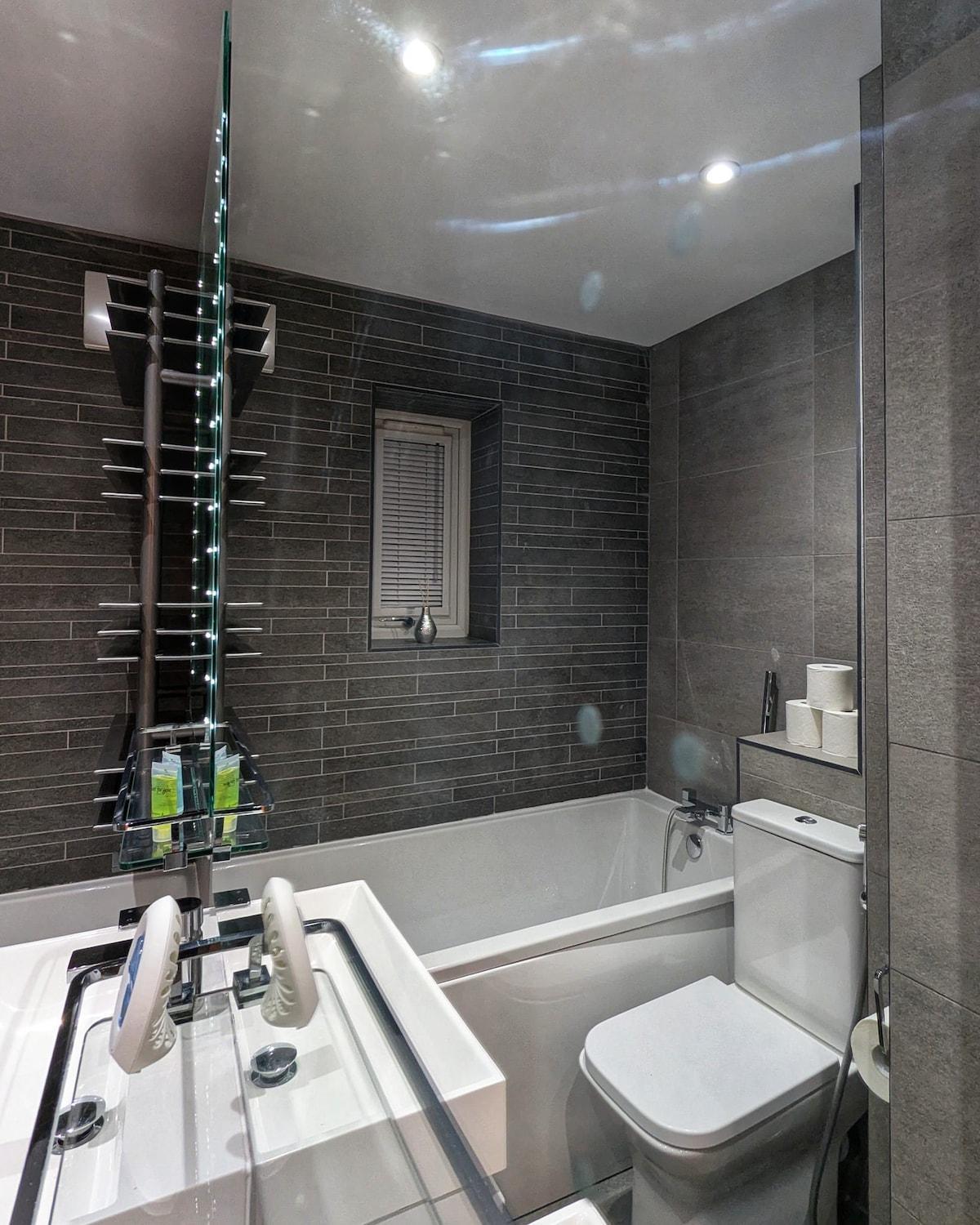 Beautiful 5 Bedroom Home Sleeps 12 People In Manchester Exterior foto