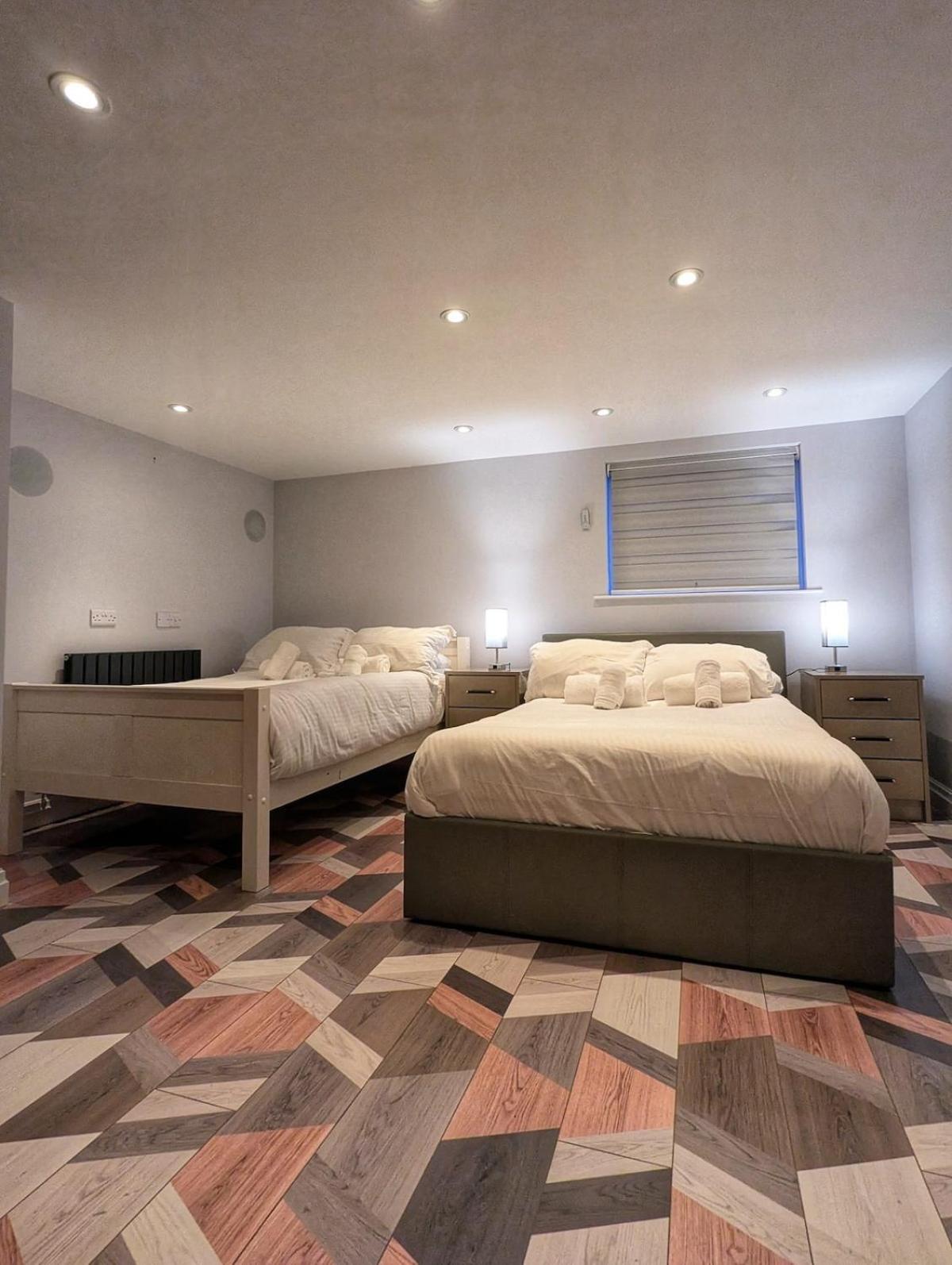 Beautiful 5 Bedroom Home Sleeps 12 People In Manchester Exterior foto